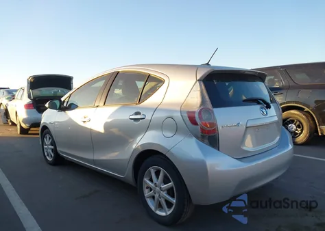 2012 Toyota Prius C Three z USA, uszkodzony, nr VIN JTDKDTB33C1516194